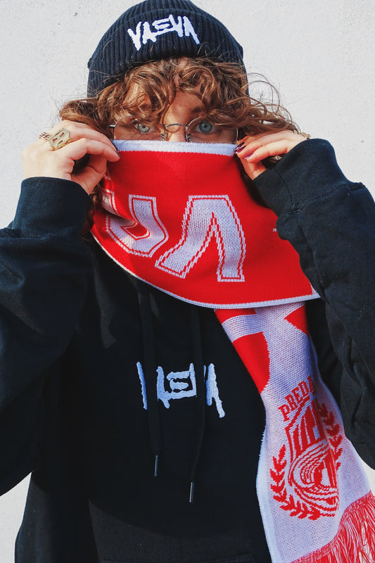 Bundle invernale VAEVA "Bora" – hoodie, beanie e sciarpa ufficiali
