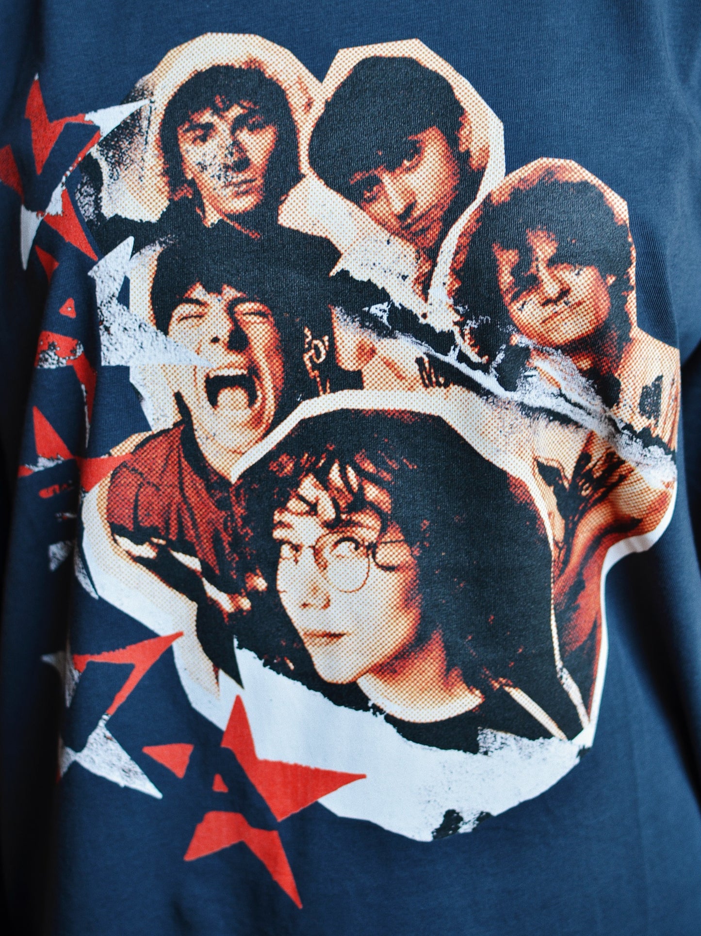 T-shirt ufficiale VAEVA "Uno Due Tre" – dettaglio stampa