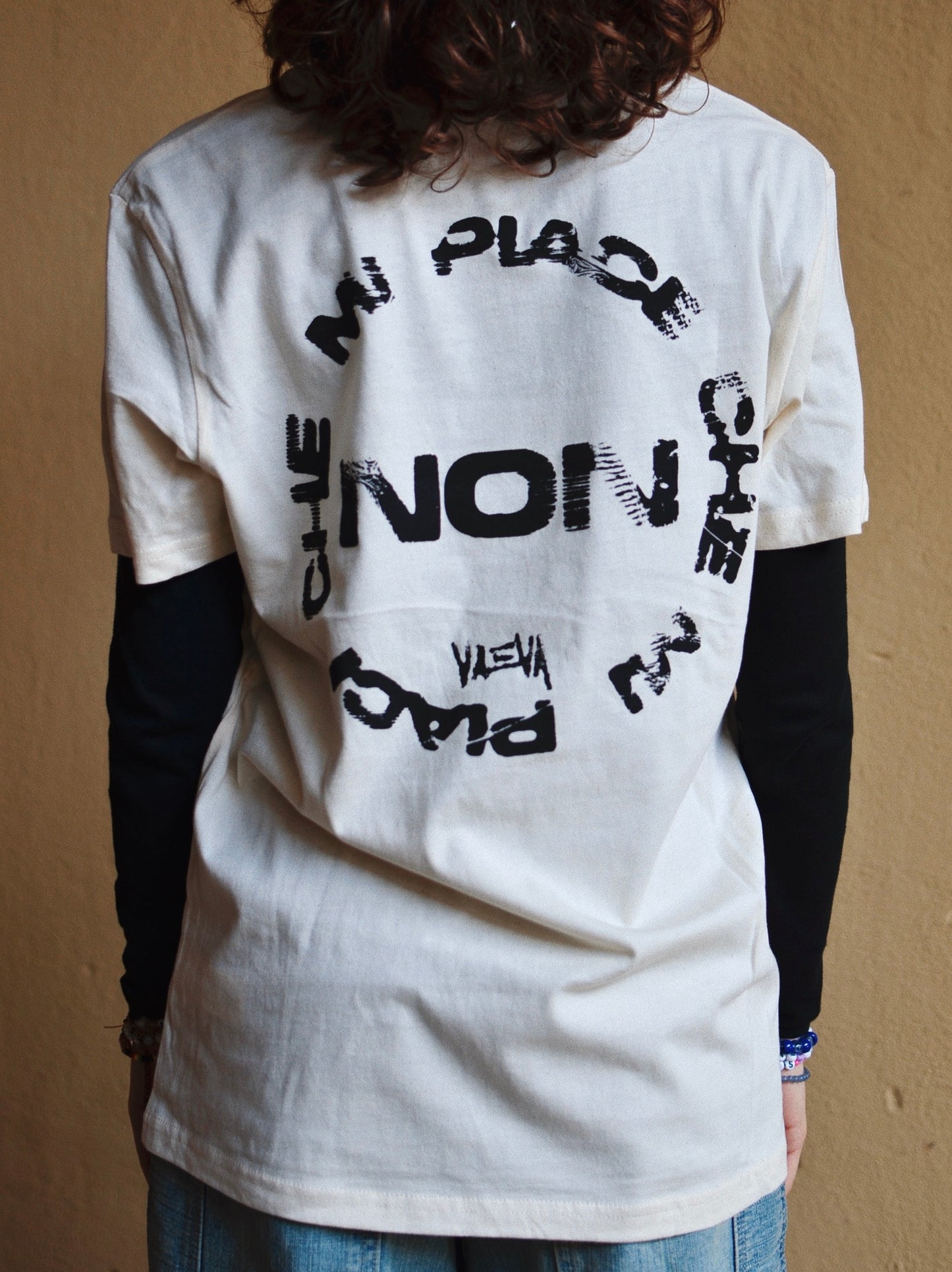 T-shirt ufficiale VAEVA "(non) mi piace questa maglia" – dettaglio stampa