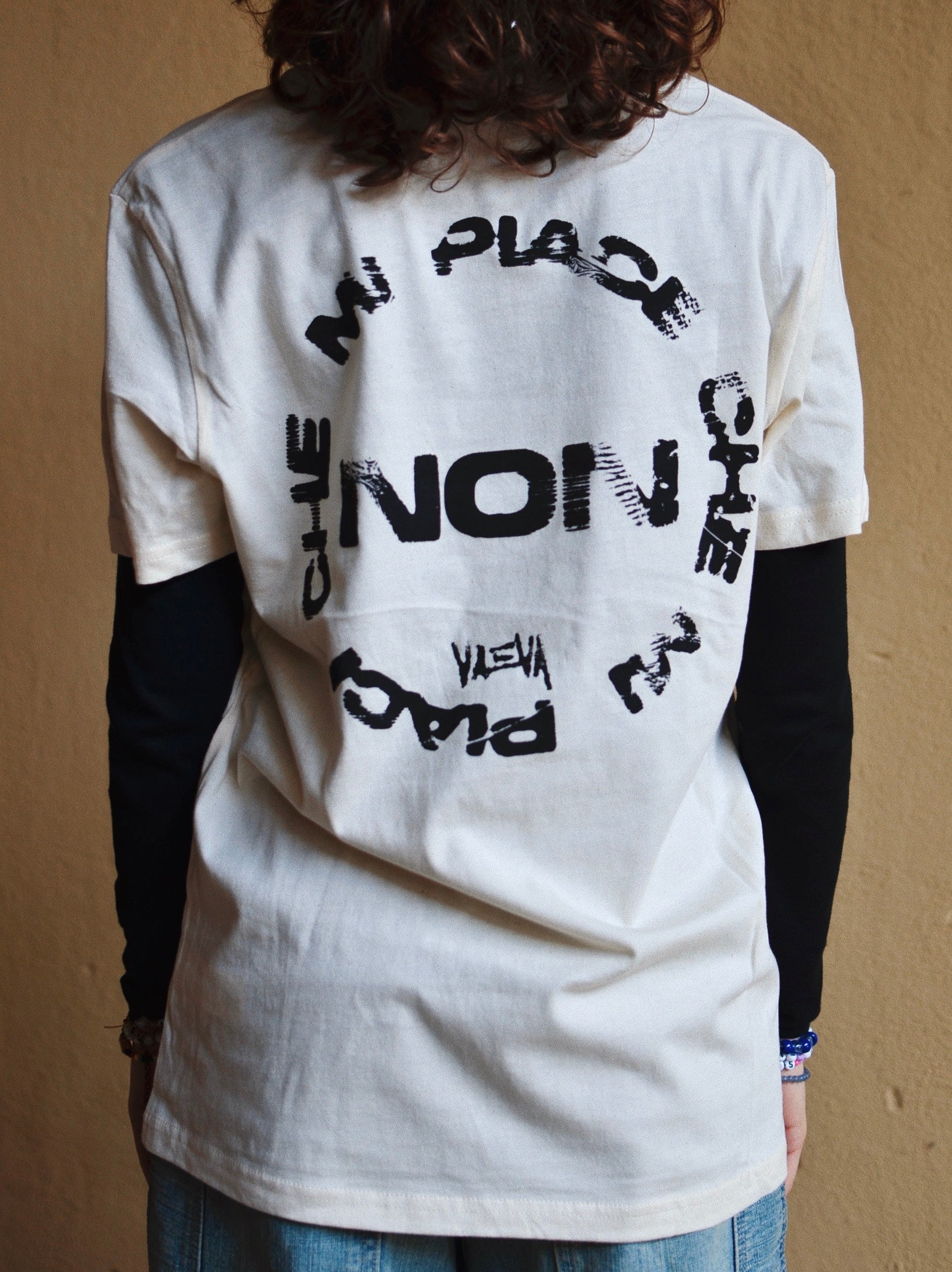 T-shirt ufficiale VAEVA "(non) mi piace questa maglia" – dettaglio stampa